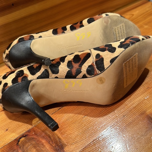 Leopard Pumps - Picture 5 of 5